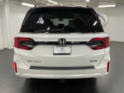 Certified 2025 Honda Odyssey Touring image 4