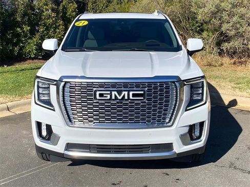 Used 2021 GMC Yukon Denali image 2