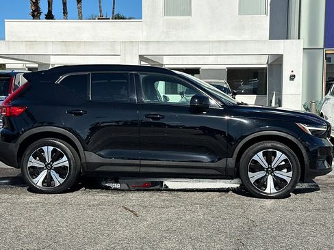 Certified 2023 Volvo XC40 Recharge Core image 3