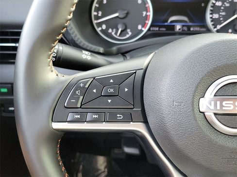 Used 2025 Nissan Sentra SR image 5