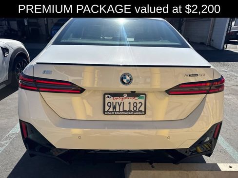 Used 2026 BMW i5 eDrive40 w/ M Sport Package RWD image 4