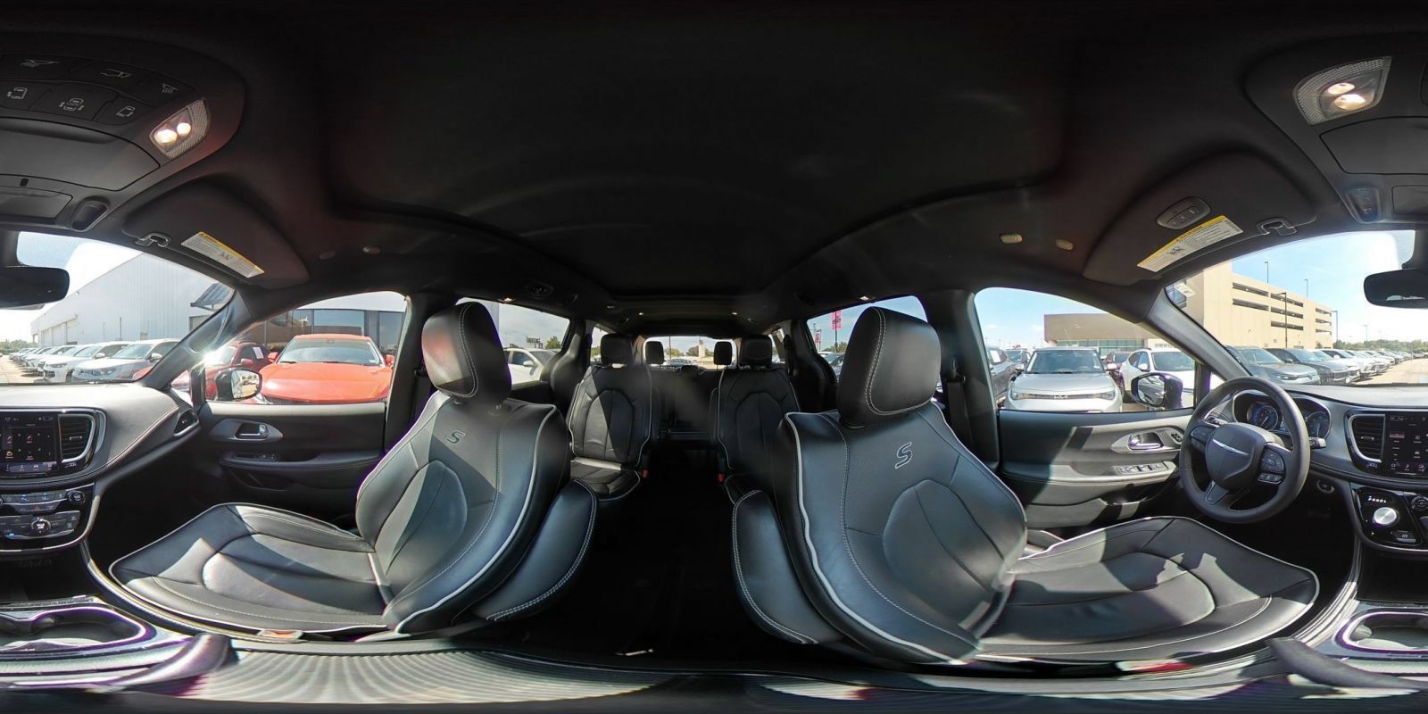 Used 2025 Chrysler Pacifica Limited FWD image 46