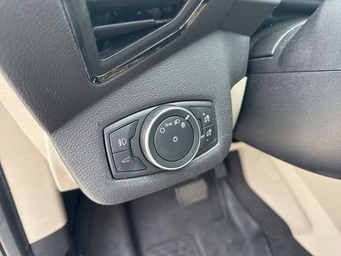 Used 2018 Ford Escape SEL FWD image 19