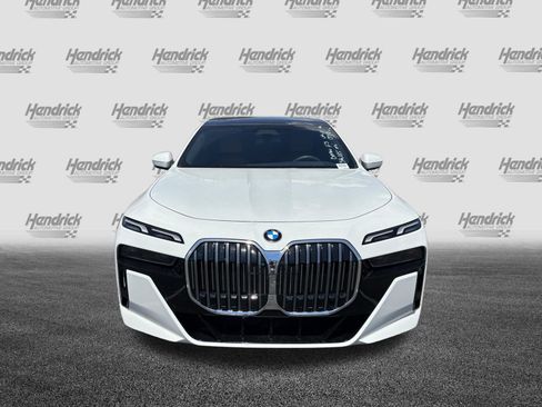 Used 2023 BMW 740i RWD image 3