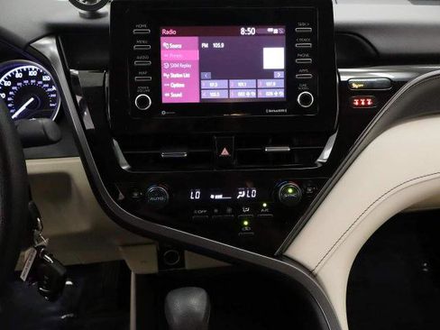 Used 2022 Toyota Camry LE w/ Carpet Mat Package (TMS) FWD image 24