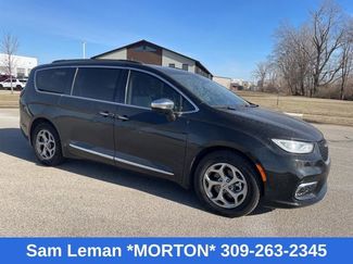 Used 2023 Chrysler Pacifica Limited w/ Uconnect Theater Family Group video 1