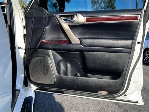 Used 2019 Lexus GX 460 Luxury image 21