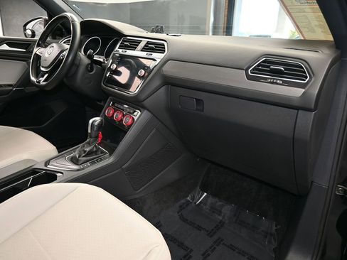 Used 2020 Volkswagen Tiguan SE R-Line image 51