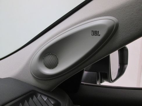 Used 2023 Toyota Highlander Platinum image 21