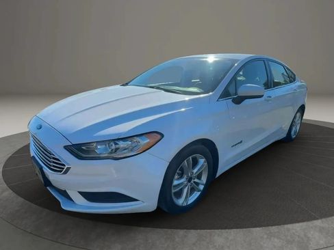 Used 2018 Ford Fusion S FWD image 3