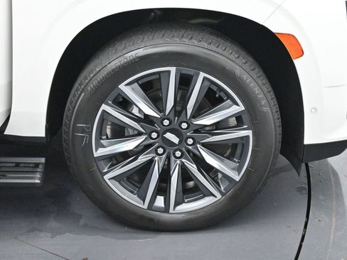 Certified 2022 Cadillac Escalade ESV Sport Platinum w/ Heavy-Duty Trailer Package image 41