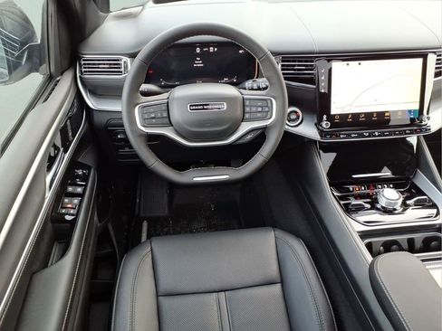 New 2026 Jeep Grand Wagoneer L Limited AWD/4WD image 17