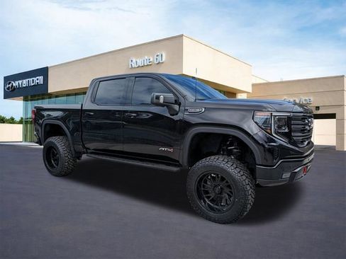 Used 2025 GMC Sierra 1500 AT4 w/ AT4 Premium Package AWD/4WD image 2