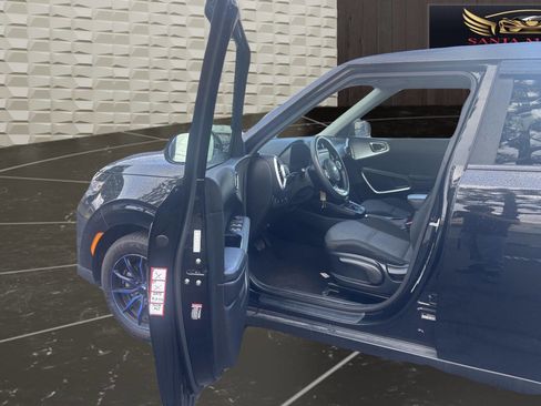 Used 2021 Kia Soul LX image 9