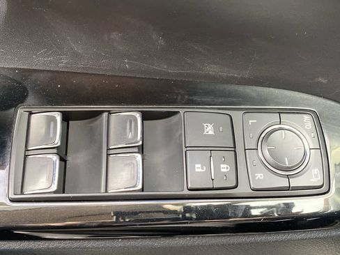 Used 2017 Lexus LX 570 4WD w/ Luxury Package image 15