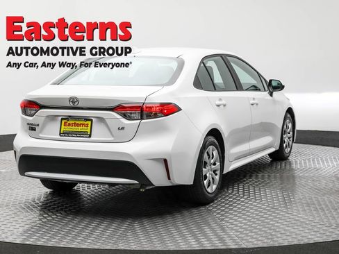 Used 2022 Toyota Corolla LE image 5