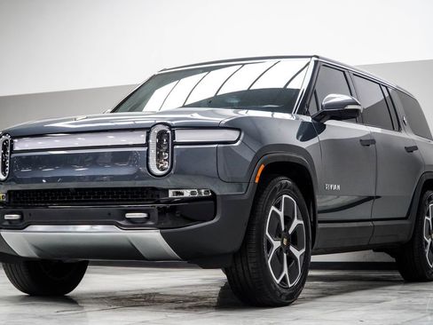 Used 2024 Rivian R1S Adventure AWD/4WD image 9