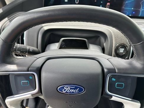 Used 2025 Ford Expedition Platinum w/ Platinum Ultimate Package AWD/4WD image 33