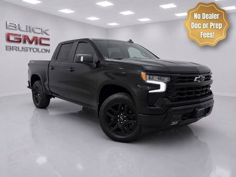 Used 2025 Chevrolet Silverado 1500 RST w/ Dark Appearance Package AWD/4WD image 3