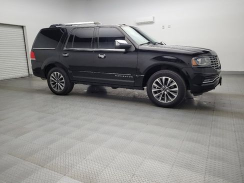 Used 2016 Lincoln Navigator Select image 11