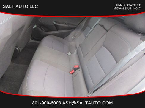 Used 2018 Chevrolet Cruze LT w/ Convenience Package image 19