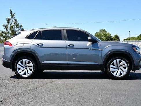 Used 2020 Volkswagen Atlas Cross Sport SE FWD image 8