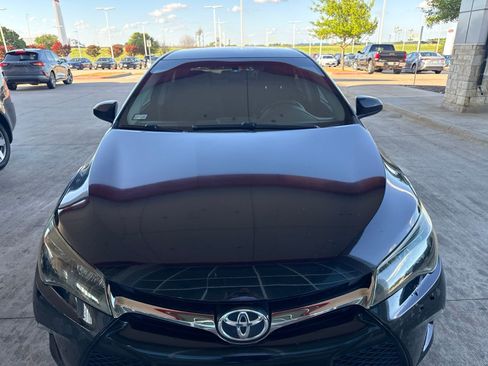 Used 2017 Toyota Camry SE FWD image 11