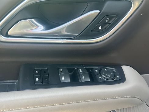 Used 2021 Chevrolet Tahoe LT w/ LT Signature Package image 11