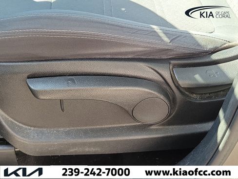 Used 2018 Kia Sorento L FWD image 22