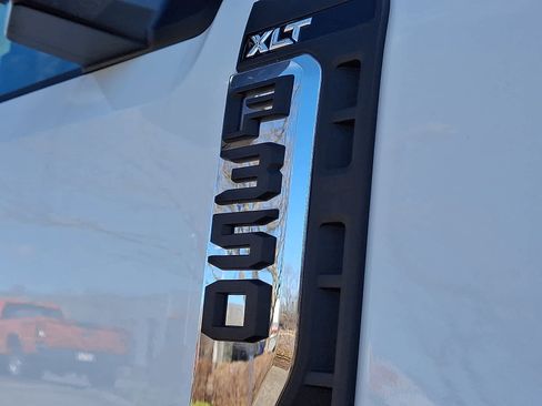 Used 2025 Ford F350 XLT w/ Snow Plow Prep Package image 31
