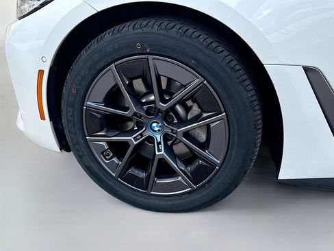 Used 2023 BMW i4 eDrive35 w/ Premium Package image 42