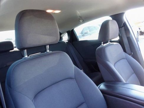 Used 2019 Chevrolet Malibu LT image 15