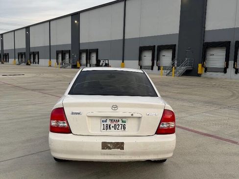 Used 2000 MAZDA Protege LX image 6