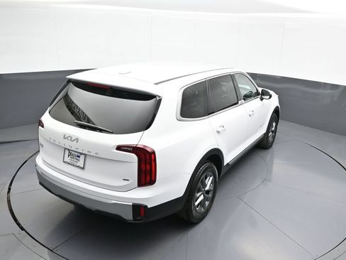 Used 2024 Kia Telluride LX AWD/4WD image 38