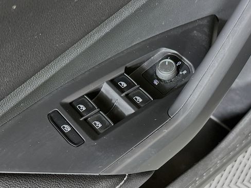 Used 2024 Volkswagen Jetta SE FWD image 14