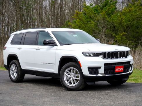 New 2026 Jeep Grand Cherokee L Laredo RWD image 2