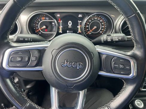 Used 2022 Jeep Wrangler Unlimited Sahara AWD/4WD image 6