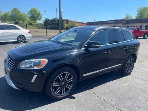 Used 2017 Volvo XC60 T5 Dynamic w/ Preferred Option Package image 2