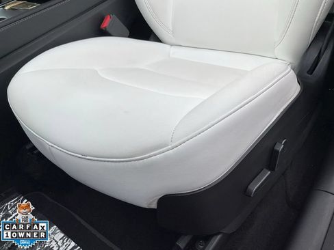 Used 2022 Tesla Model Y Long Range AWD/4WD image 19