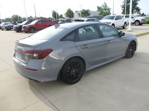 Used 2025 Honda Civic Sport image 5