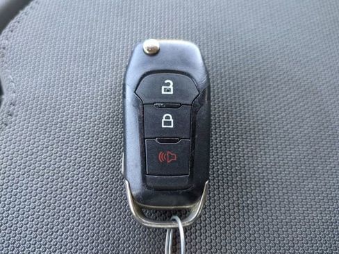 Used 2018 Ford F150 XLT image 32