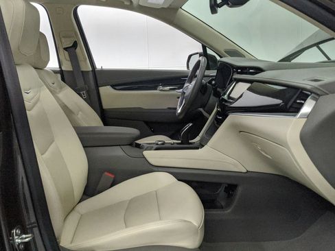 Used 2020 Cadillac XT6 Premium Luxury FWD image 37