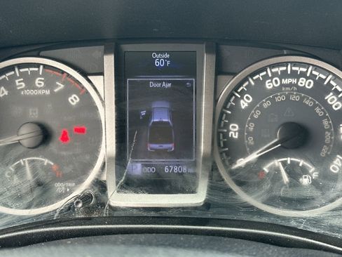 Used 2018 Toyota Tacoma SR5 image 11