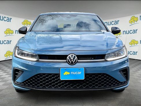 Used 2025 Volkswagen Jetta Sport image 2