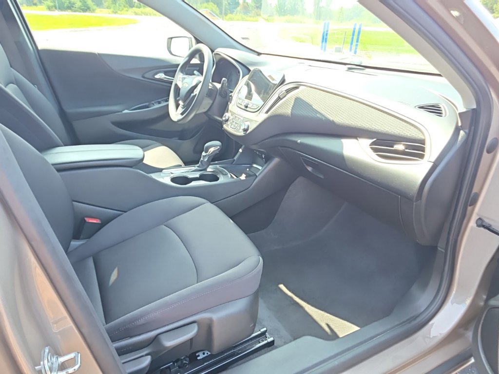 Used 2024 Chevrolet Malibu LT FWD image 22