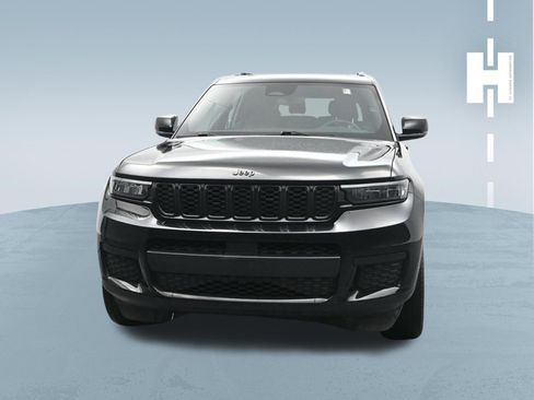 Used 2023 Jeep Grand Cherokee L Laredo AWD/4WD image 2