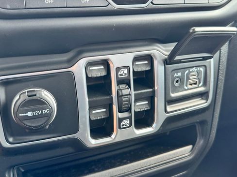 Used 2021 Jeep Wrangler Unlimited Sport image 22