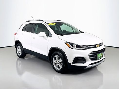 Used 2020 Chevrolet Trax LT w/ LT Convenience Package image 1