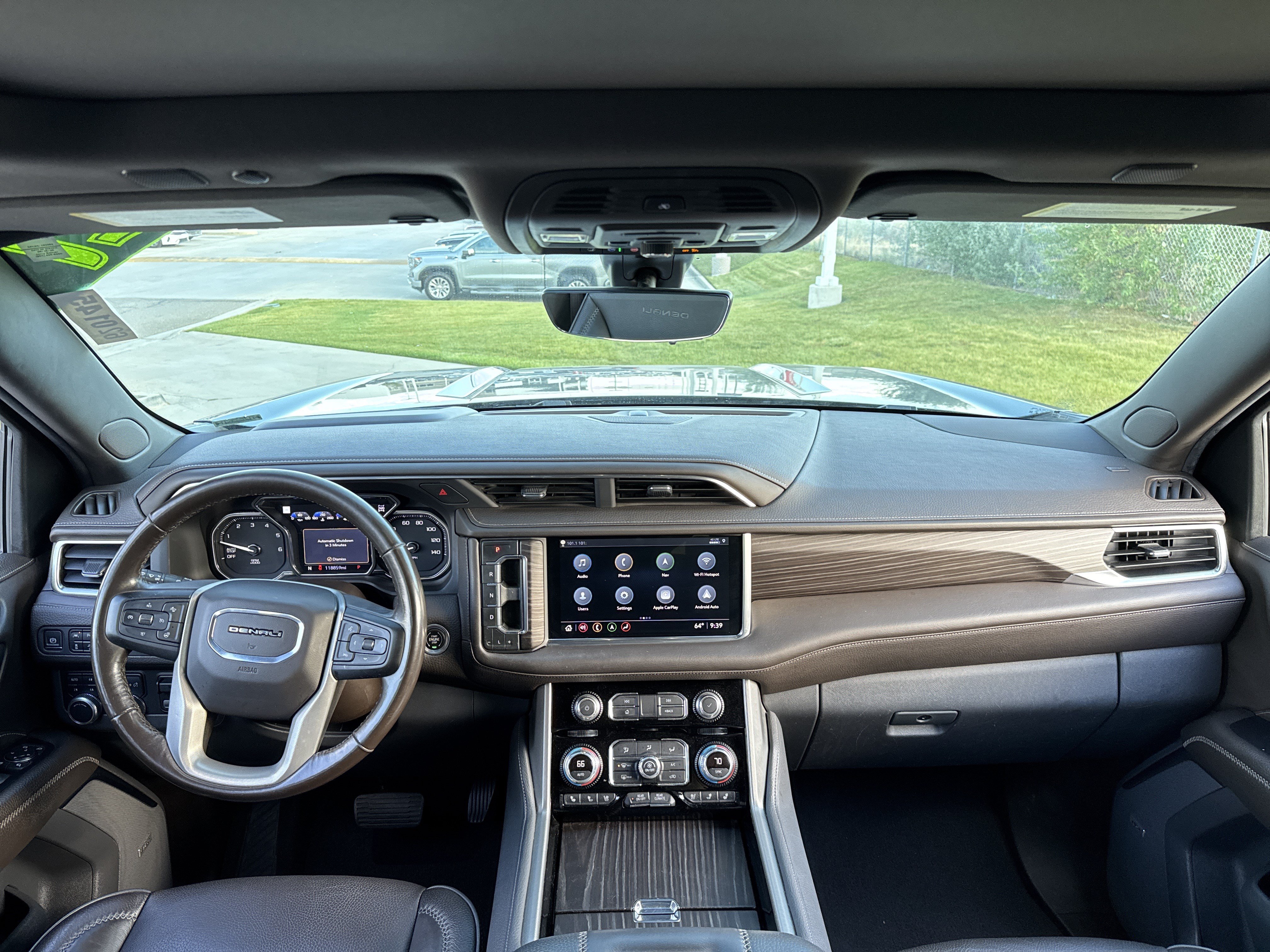 Used 2021 GMC Yukon XL Denali w/ Denali Premium Package AWD/4WD image 19