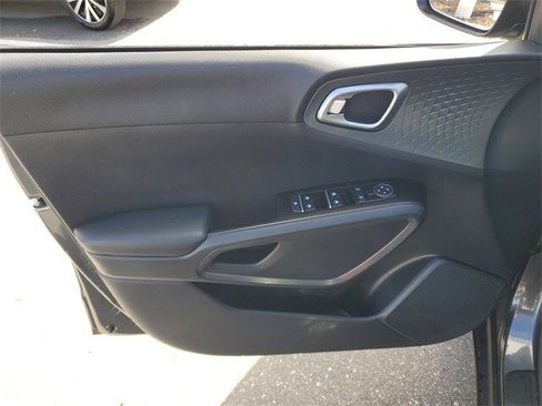 Used 2021 Kia Soul S image 13